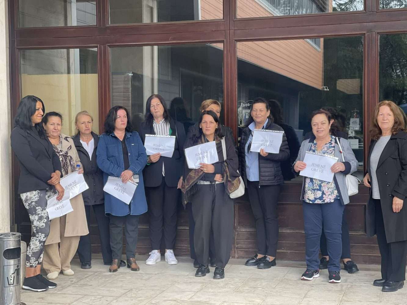 Zëvendësohen pa paralajmërim punëtoret teknike të Kuvendit, pas 3 muajsh grevë