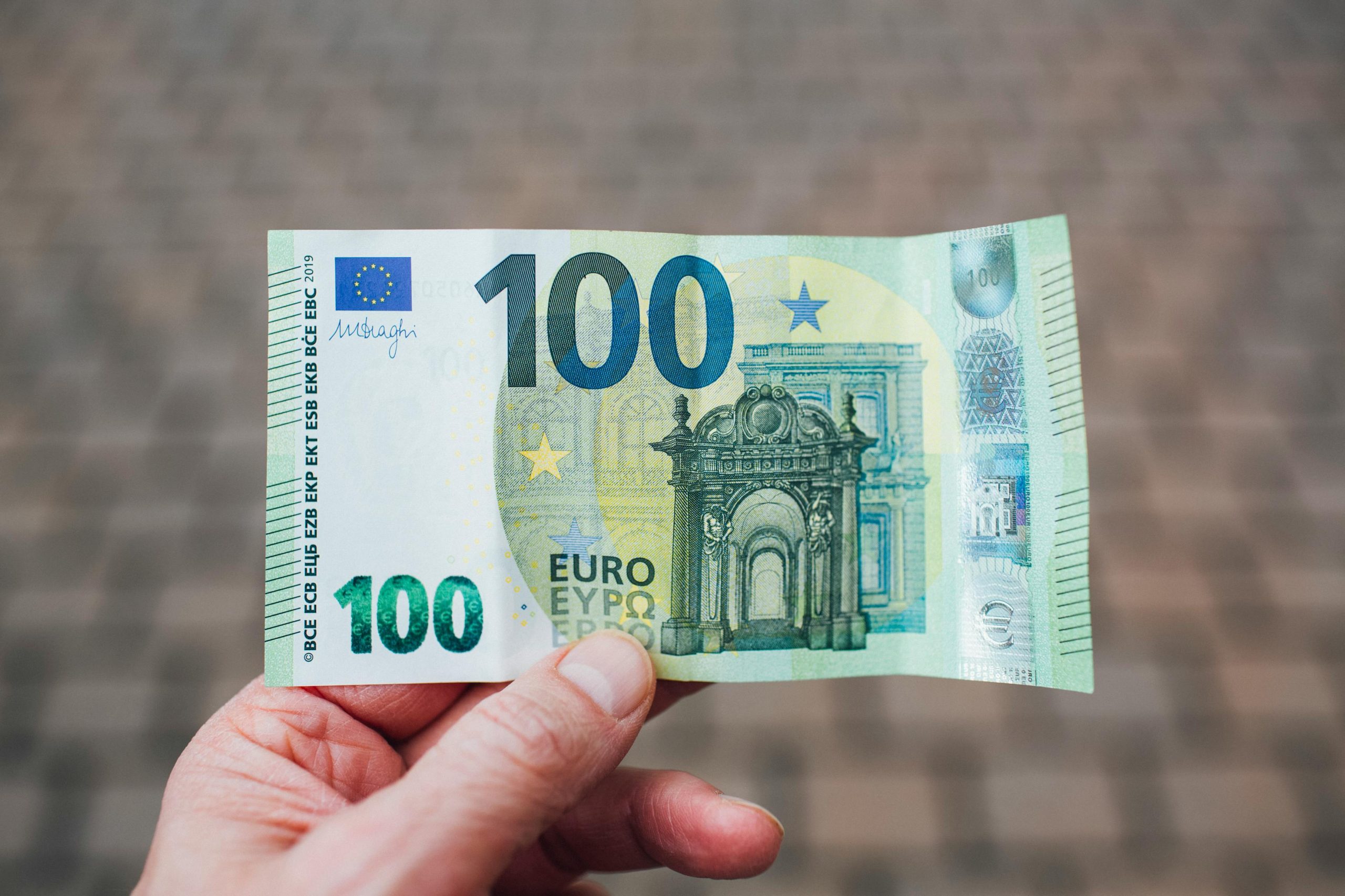 Murati: Rreth 60 aplikime për heqje dorë nga 100 eurot