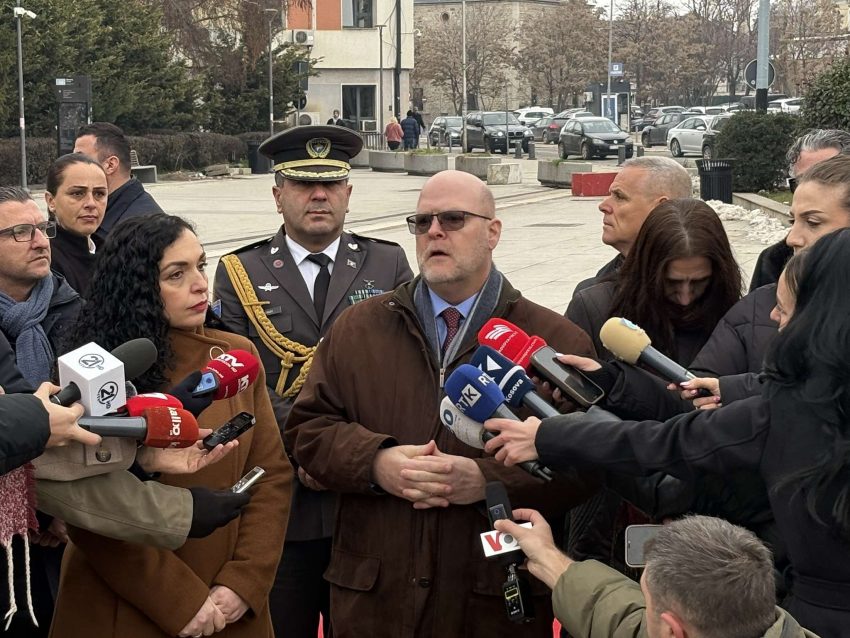 Hovenier përfundon mandatin: Po largohem si një mik i fortë i Kosovës