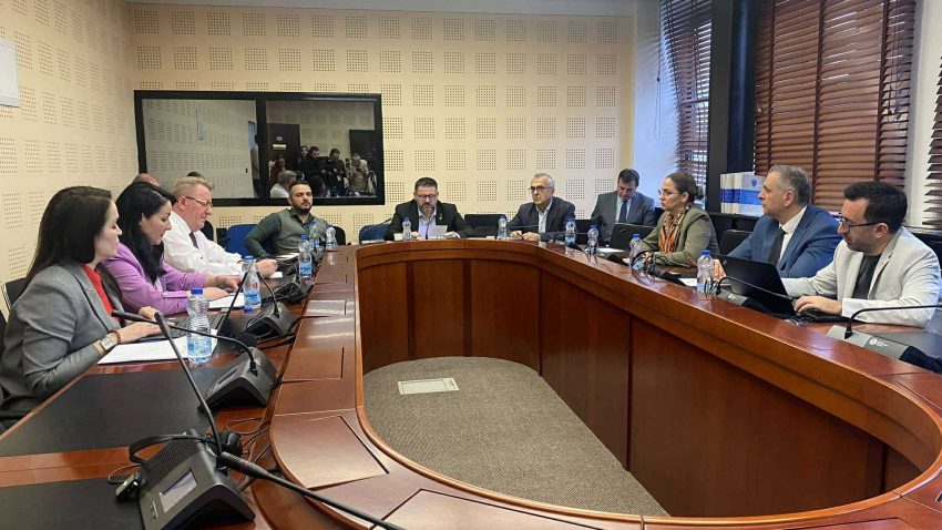 Miratohet plani i performancës së AIP-së, diskutohet edhe mbyllja e TikTok-ut