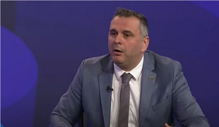 “Janë 93 mijë, po shkojmë drejt 100 mijë”, Bajqinovci fton mërgatën për votim