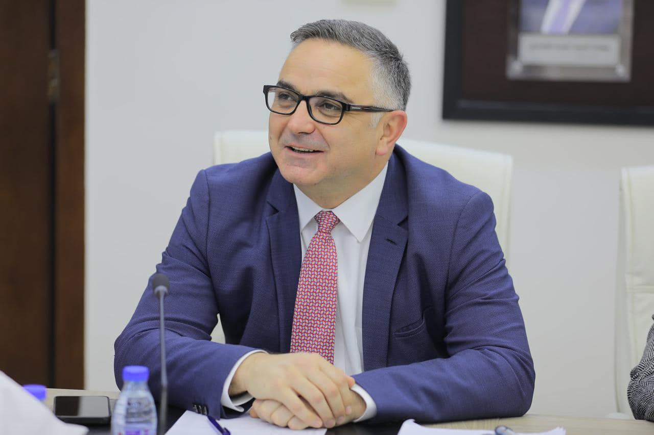 Besnik Tahiri ftohet nga shteti i Joradnit në cilësinë e ekspertit ndërkombëtar