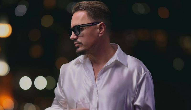 Blero publikon pamje pranë një vajze: T’kam pritë