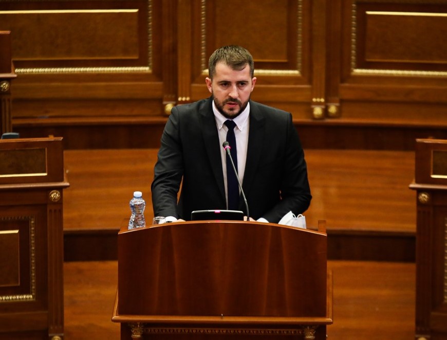 Lushtaku: Besimi i qytetarëve nuk fitohet me sondazhe të porositura!