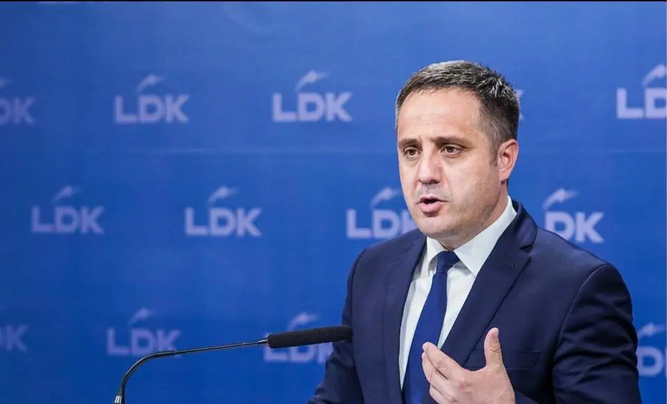 Selmanaj: Ministret Hajdari dhe Rizvanolli do të përfundojnë në burg, janë viktima të Albin Kurtit