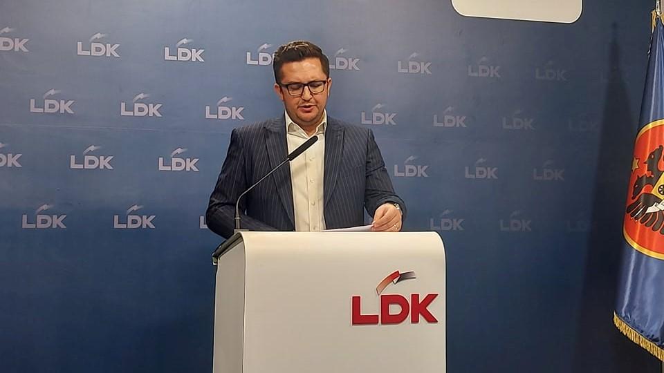 LDK-ja dënon gjuhën e Kurtit: Shenjë paniku nga rënia e lirë në terren