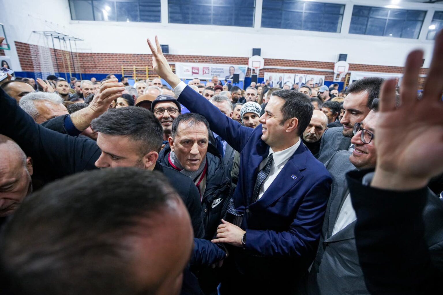 Abdixhiku: Ditë e re, tubime madhështore të reja! Krejt Kosova LDK!