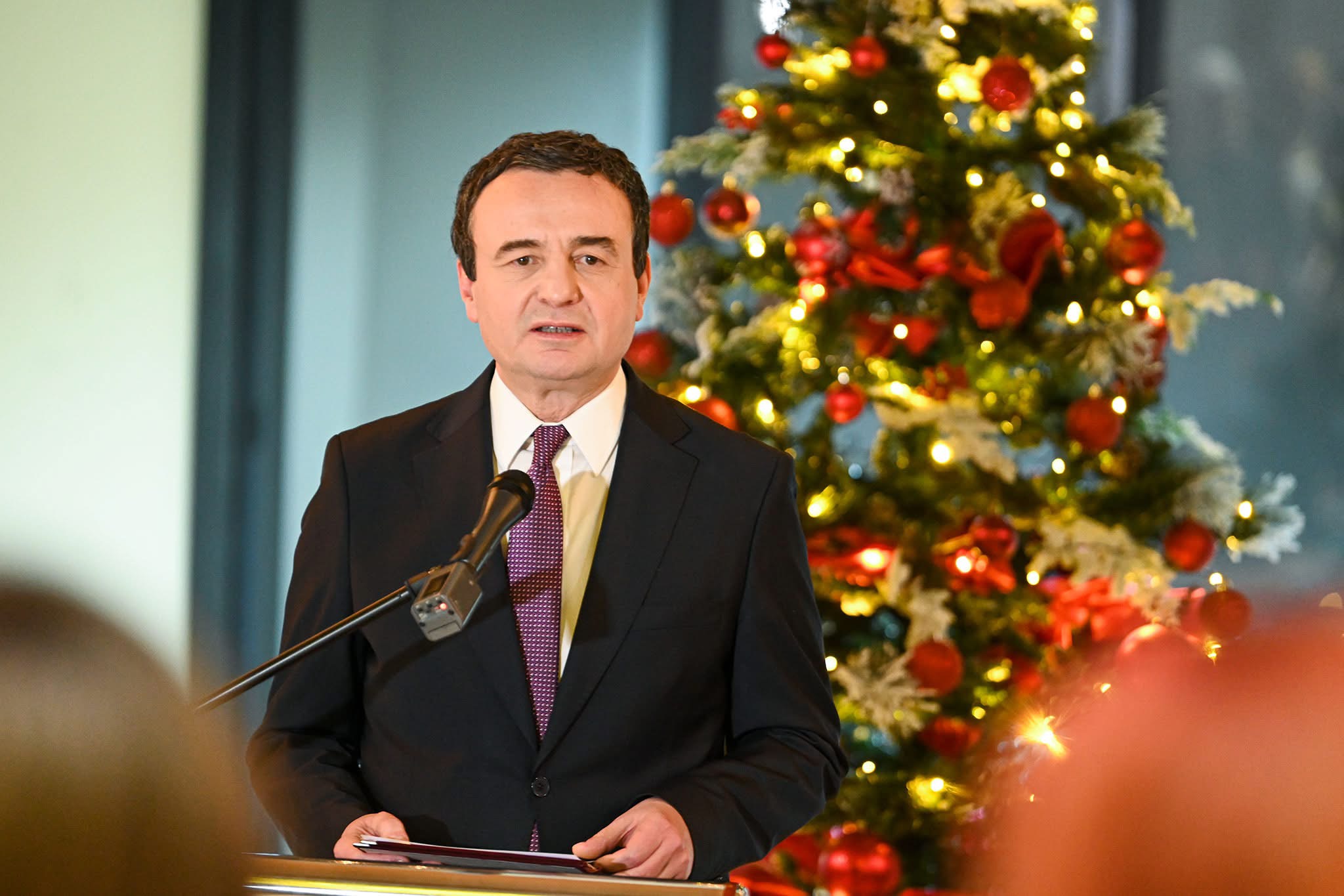 Kurti për Krishtlindjen ortodokse: Ju dëshiroj paqe dhe gëzim