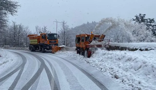Ministria e Infrastrukturës: Të gjitha rrugët janë të kalueshme me gjithë reshjet e vazhdueshme