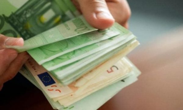 Nga janari deri në nëntor, diaspora dërgoi 1.2 miliardë euro në Kosovë