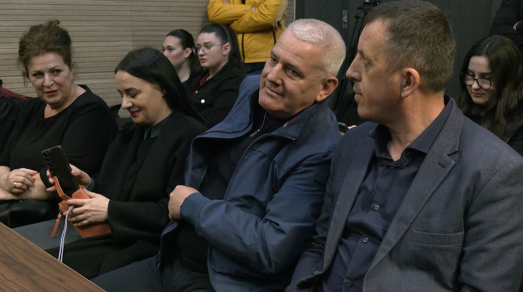 Apeli konfirmon aktakuzën ndaj ministrit Sveçla dhe tre deputetëve për hedhje të gazit lotsjellës në Kuvend