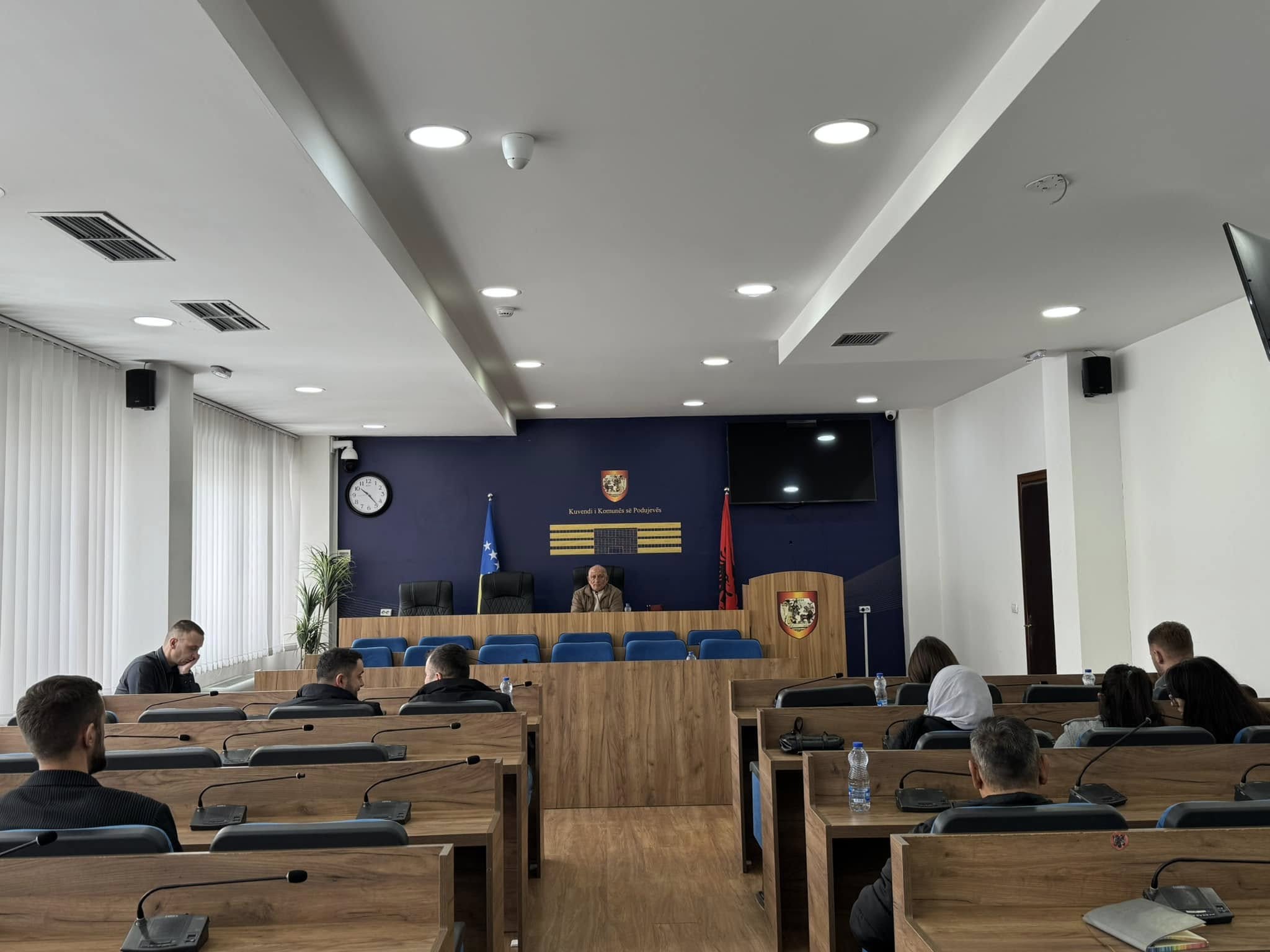 Komiteti për Komunitete mbajti takimin e radhës në Podujevë