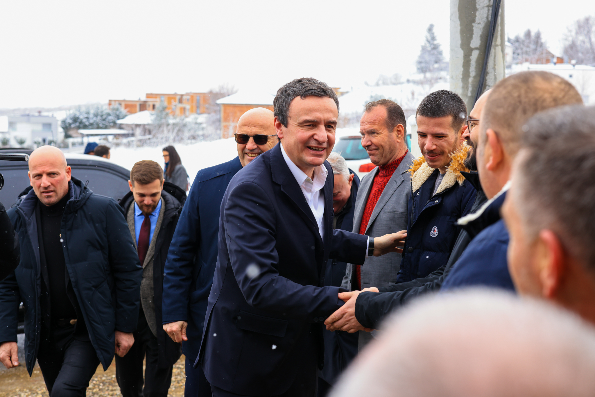 Kurti e nisi fushatën zgjedhore në Gjakovë: Ditë e bardhë për të filluar fushatën faqebardhë!