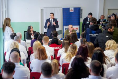 Abdixhiku viziton stafin shëndetësor: Koeficient 150 që në javën e parë për këtë sektor