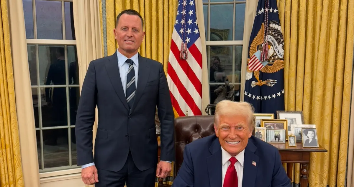 Trumpi e nënshkruan zyrtarisht urdhrin për postin e ri të Grenellit në Administratë