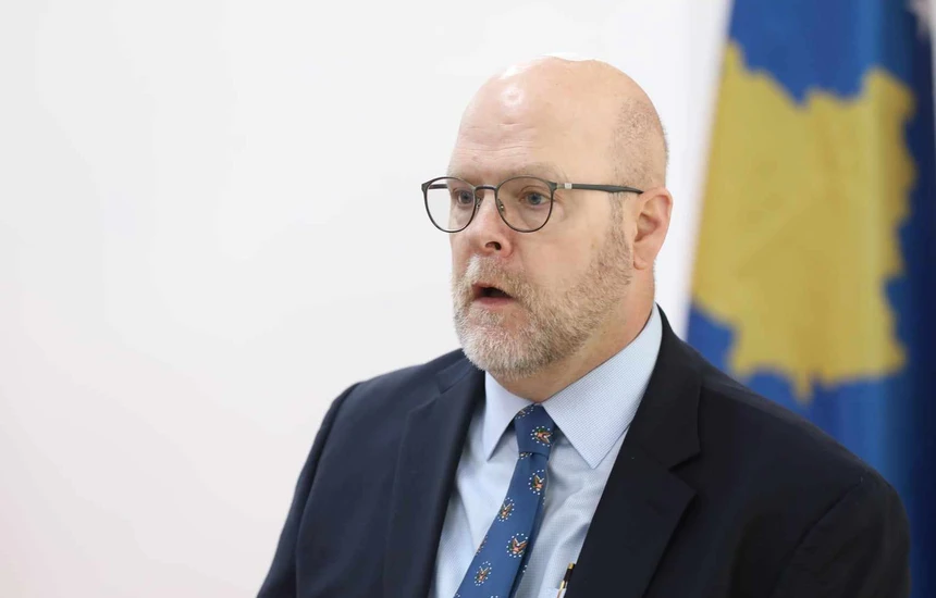 Hovenier: Nuk do të këshilloja Sorensenin që të negociojë zotime të reja, as Kosova as Serbia s’i morën seriozisht obligimet