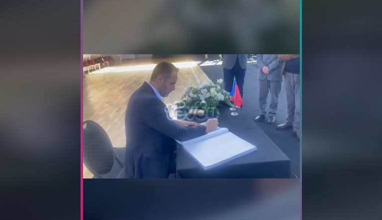 Glauk Konjufca shkon për ngushëllime te familja e ish-Presidentit Thaçi