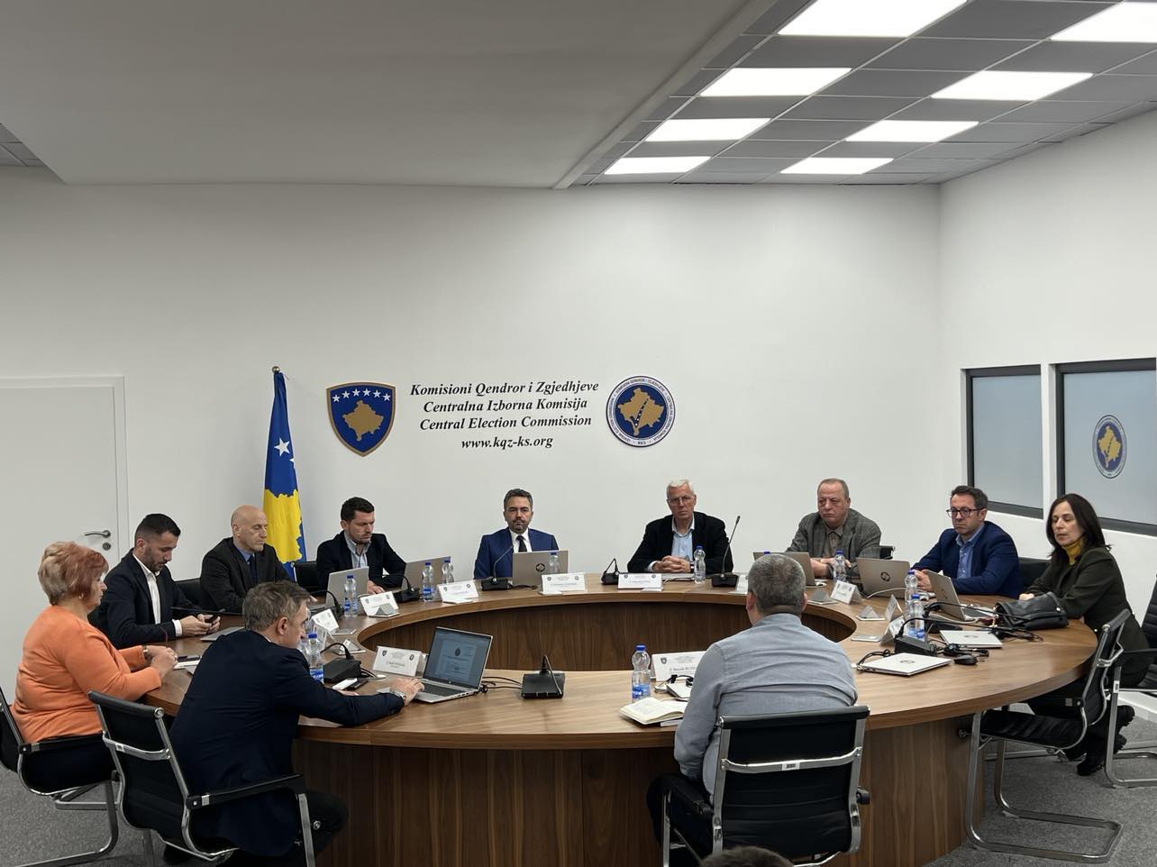 KQZ-ja pezullon dy parti politike, nuk dorëzuan raportin financiar të 2024-s