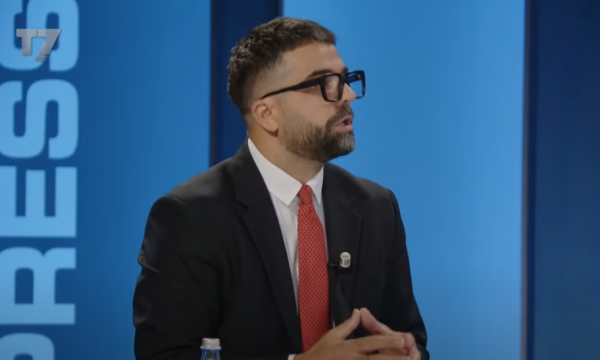 Deputeti i PDK-së: Kurti nuk po shqetësohet as për rrymë as për raporte me SHBA, por qysh ta bëjë Albulena Haxhiun kryeparlamentare