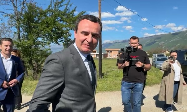 Kurti në Istog flet për zhvillimet e fundit: Njëherë Kuvendi, mandej Qeveria