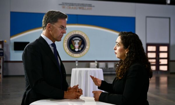 Osmani në SHBA bisedon me shefin e NATO-s për situatën e sigurisë në Kosovë