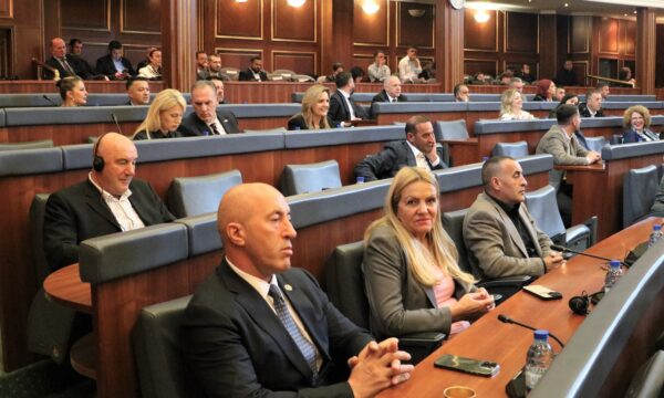 Kadriaj: Kemi siguruar nënshkrimet për ta adresuar ‘bllokadën’ në Kushtetuese, e çojmë të hënën