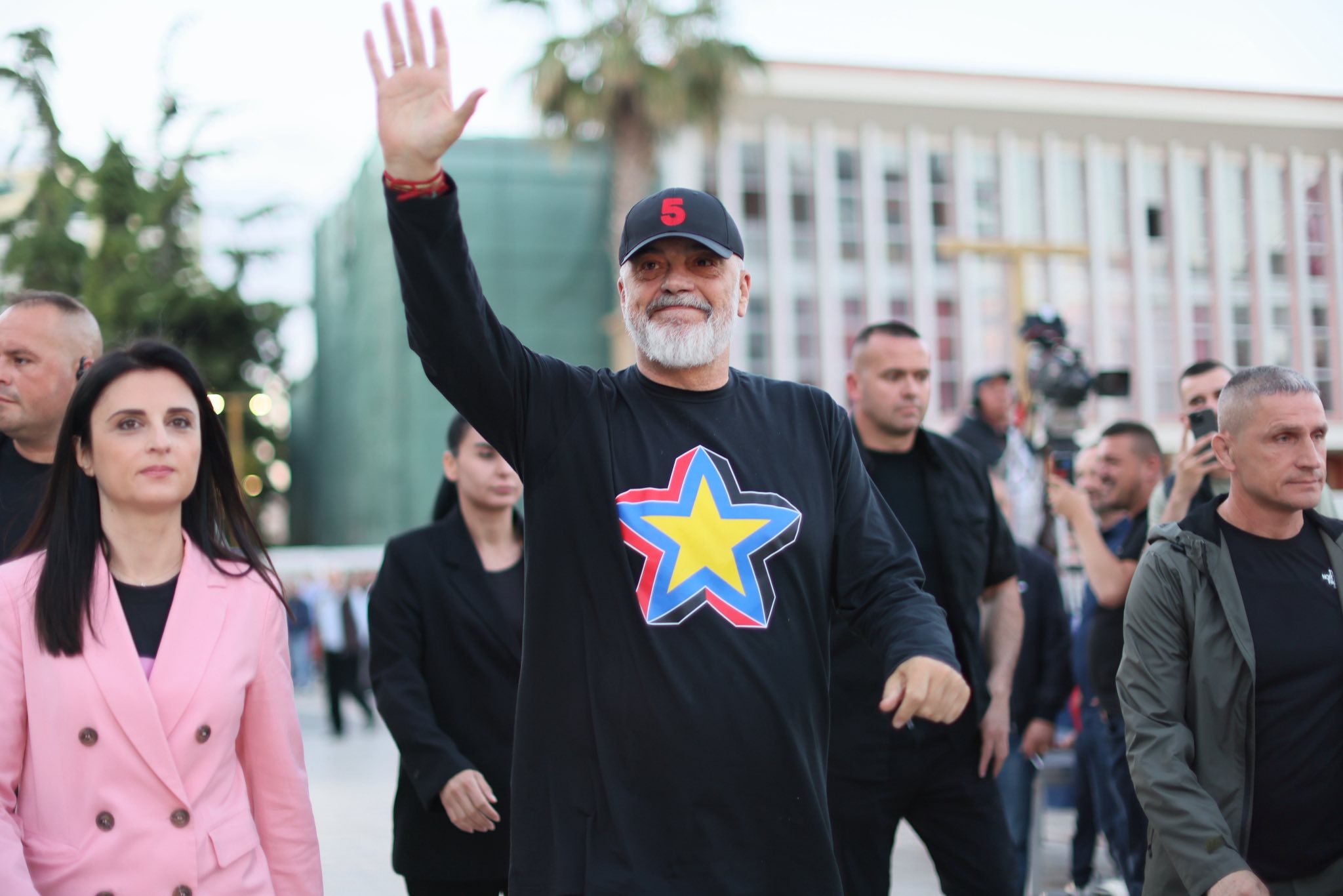 Edi Rama aktualisht merr 83 deputetë, nëntë më shumë se në vitin 2021: Sa mandate marrin të tjerët?