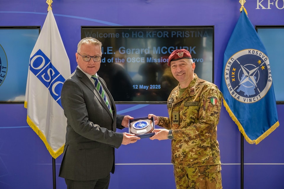 Komandanti i KFOR-it pret shefin e OSBE-së në Kosovë, diskutuan për sigurinë e dialogun