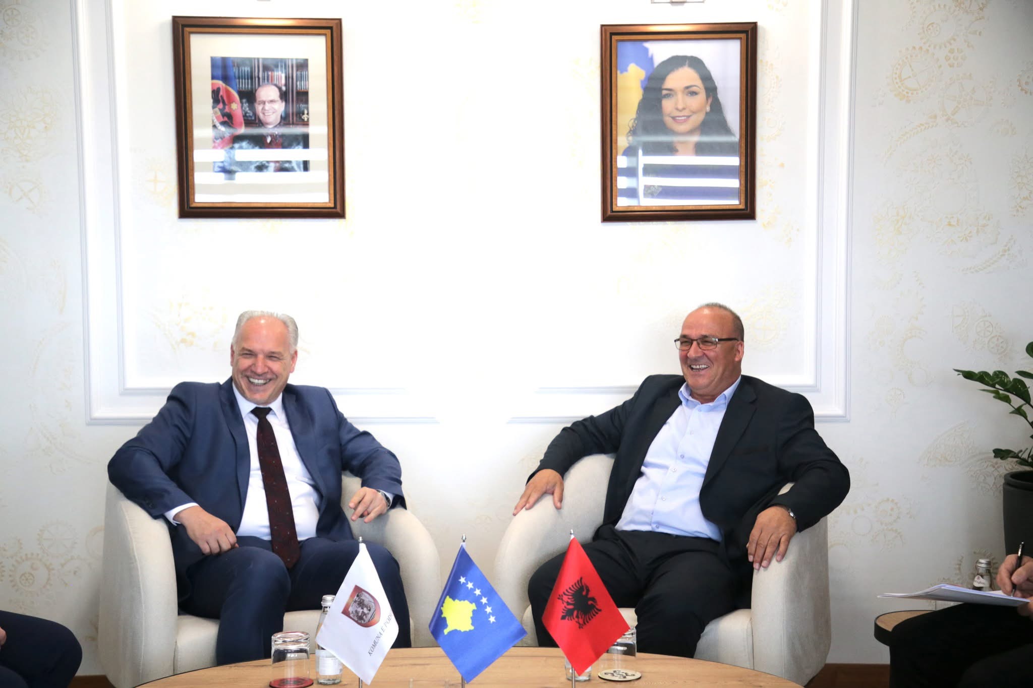 Kryetari Bulliqi priti në takim Ministrin në detyrë të Zhvillimit Rajonal, Fikrim Damka