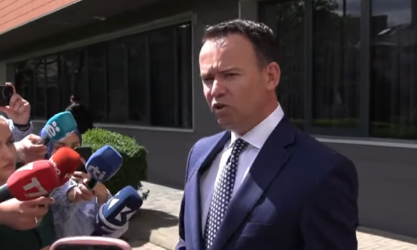 Peci thotë se është në dorën e opozitës që të ketë ndonjë risi në Kuvend