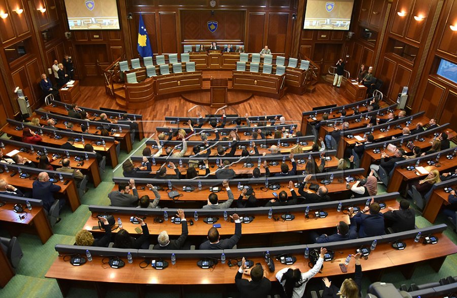 1.2 miliard euro në rrezik, bllokimi i Kuvendit po e fundos ekonominë e Kosovës
