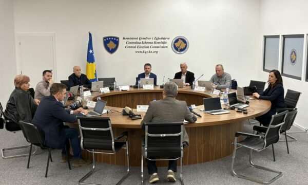 KQZ ua ndal gati gjysmë milion euro partive që u gjobitën gjatë fushatës