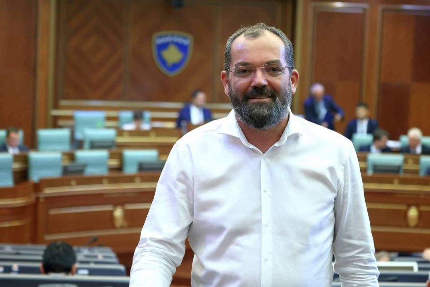 Lirohet ish-deputeti Gramos Agusholli që u ndalua nga Serbia në Merdare