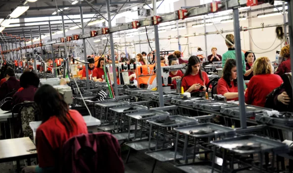 AKB alarmon: Bizneset po ikin jashtë Kosovës, vetëm për në Shqipëri u larguan 600 prej tyre