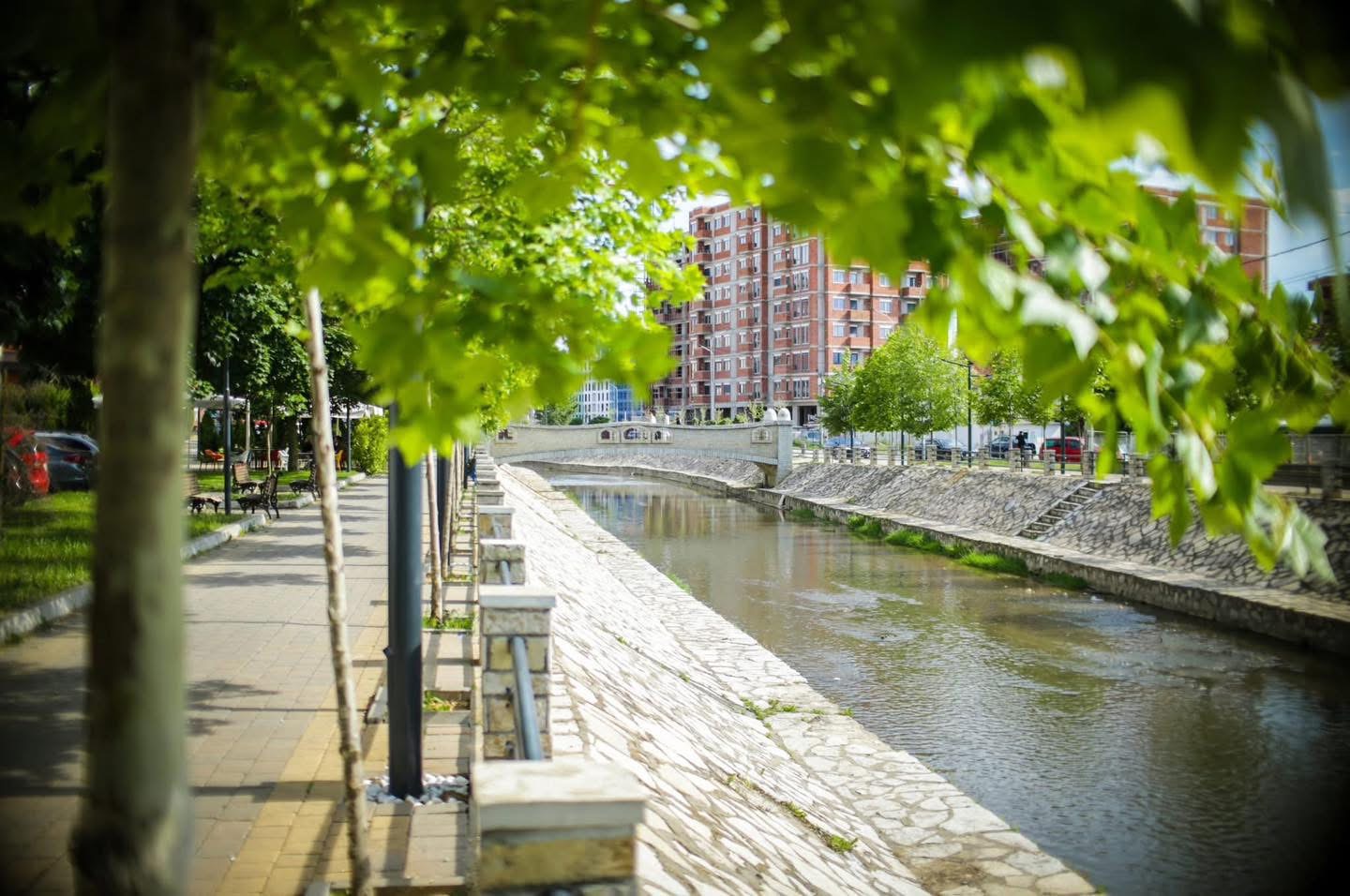 Temperatura të larta edhe sot, në mesditë mundësi për rrebeshe shiu