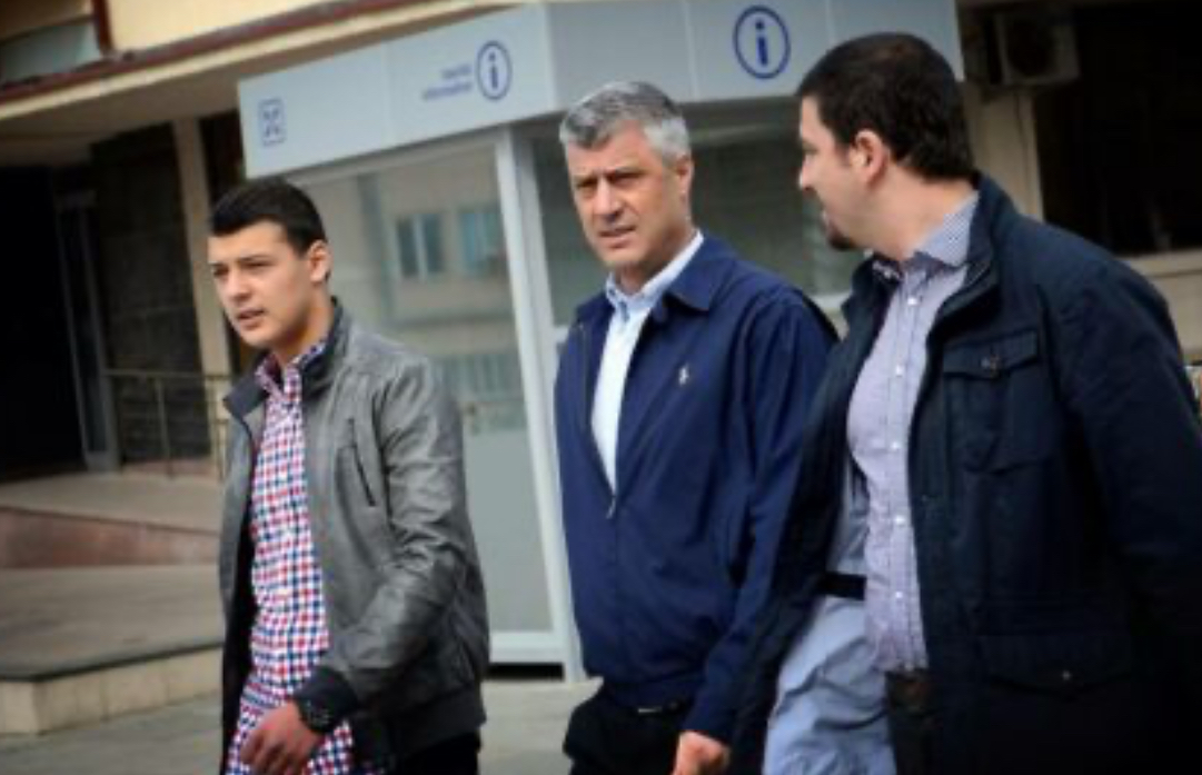 Djali i Hashim Thaçit mbështet Memli Krasniqin edhe për një mandat si kryetar i PDK-së, thotë fjalë të mëdhaja për atë