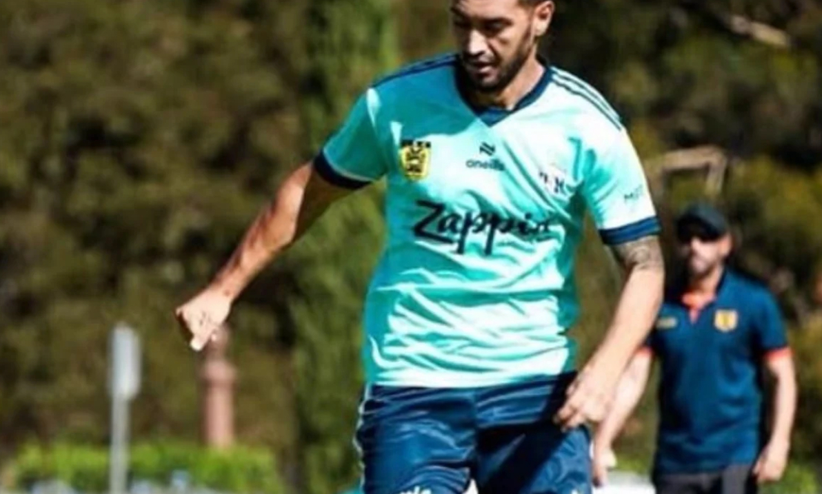 Tragjike/ Futbollisti shqiptar bie nga kati i 8-të i një restoranti dhe humb jetën