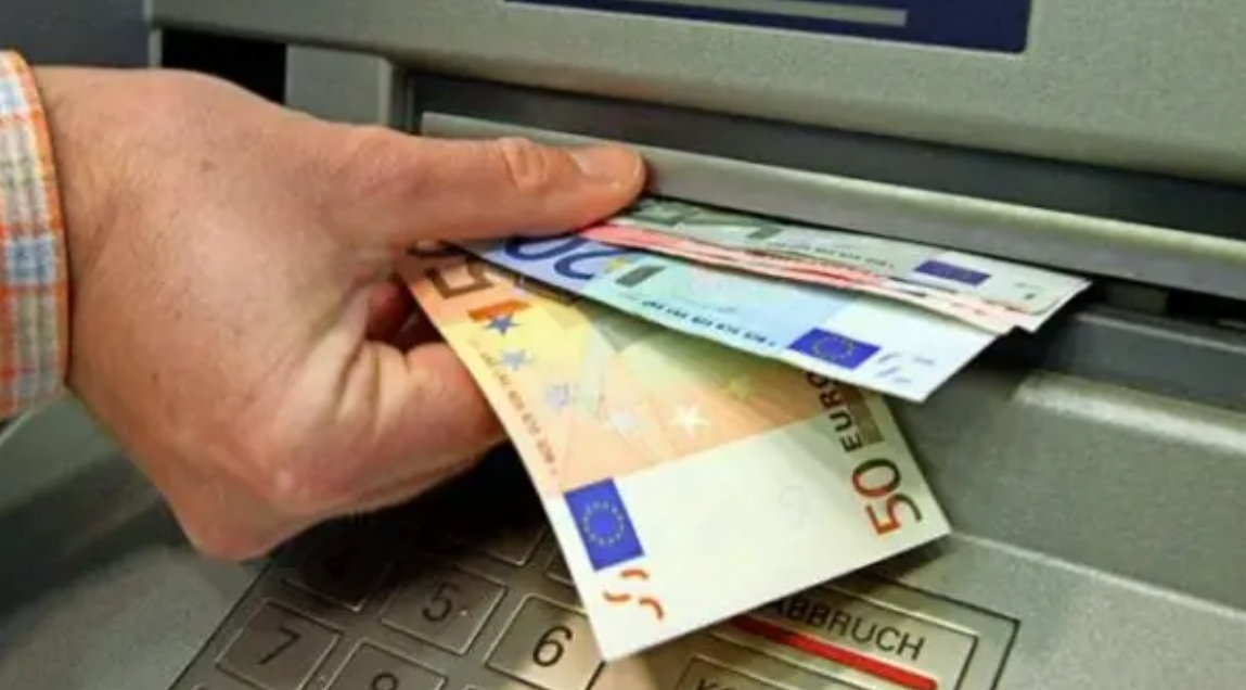 Del raporti: Shteti pagoi vjet 59 mijë euro pensione për të vdekurit