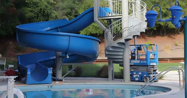 Fëmija 2 vjeç bie nga 4 metra lartësi në Kroaci, i iku babait nga duart teksa rëshqisnin në pishinë