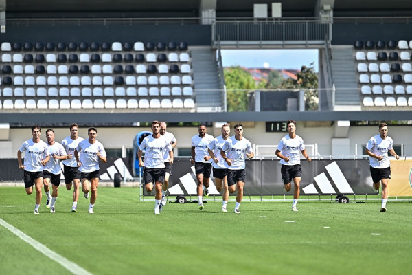 Ylli i Juventusit nuk paraqitet në stërvitje, irritohen drejtuesit e klubit