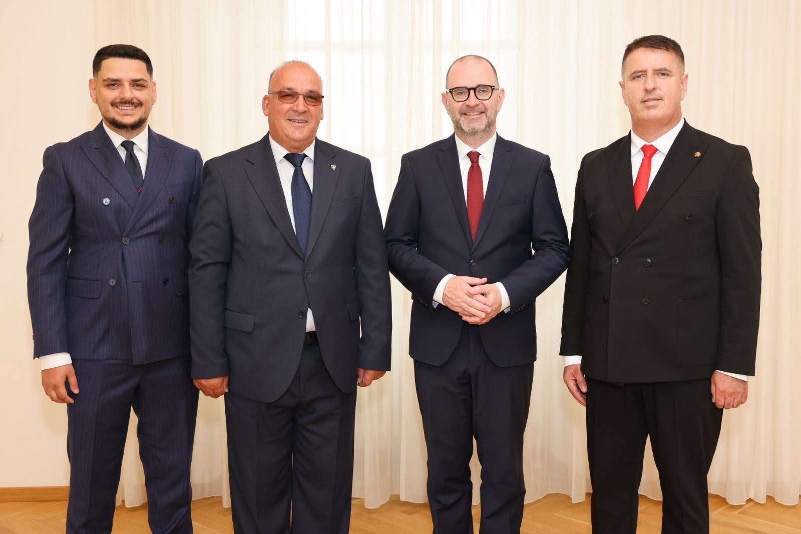 Kryetari Bulliqi zhvillon takim me Kryetarin e ri të Linzit në kuadër të bashkëpunimit ndërkomunal