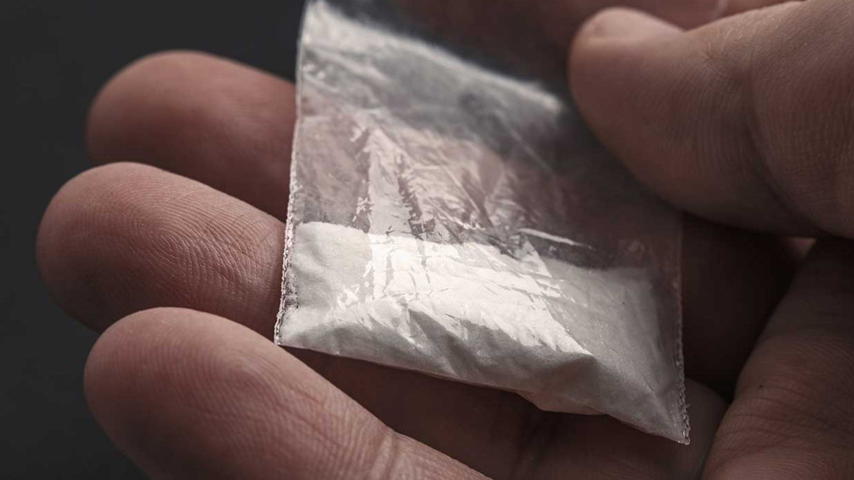 Shqetësuese: 21 -vjeçari kapet me kokainë në Fushë Kosovë – Pranon se ishte e tij dhe është konsumues