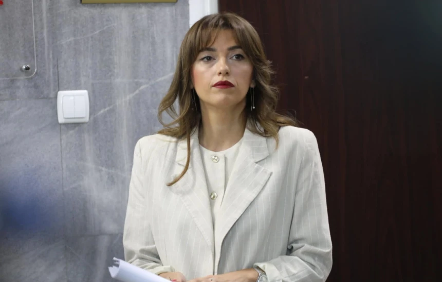 Haxhiu e quan skandaloz vendimin e PZAP-së për Listën Serbe