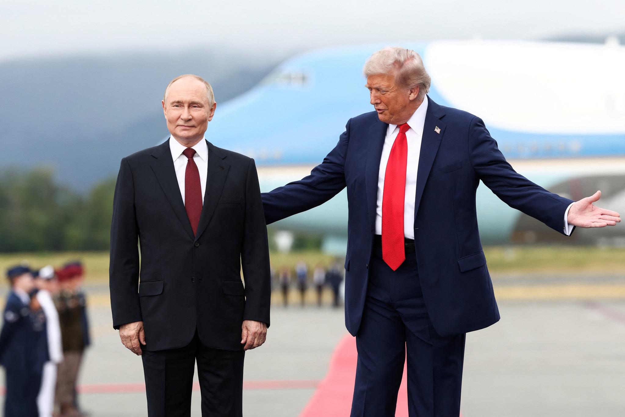 Çfarë u tha dhe çfarë mbeti prapa dyerve të mbyllura në takimin Trump–Putin?