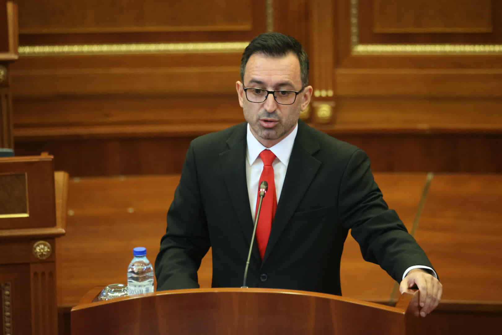 Kryeparlamentari paralajmëron: Edhe pse s’ka nënkryetar serb, puna vazhdon!