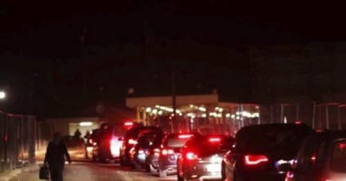 Një orë e gjysmë pritje për t’u larguar nga Kosova në Merdar