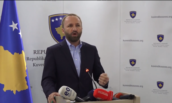 Abelard Tahiri: Vetëvendosje po propozon vetëm kandidatë me rekord të zi ndaj UÇK-së – e dimë kush është i radhës