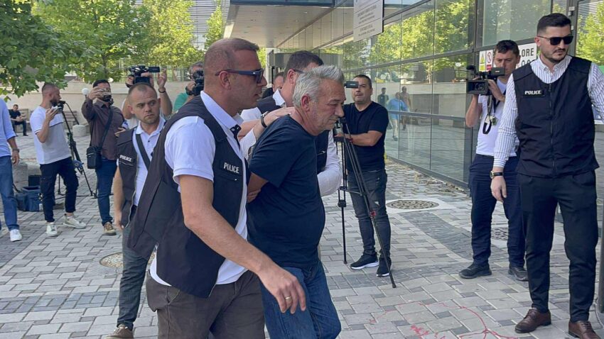 1 muaj paraburgim të dyshuarit për krime lufte në Vushtrri