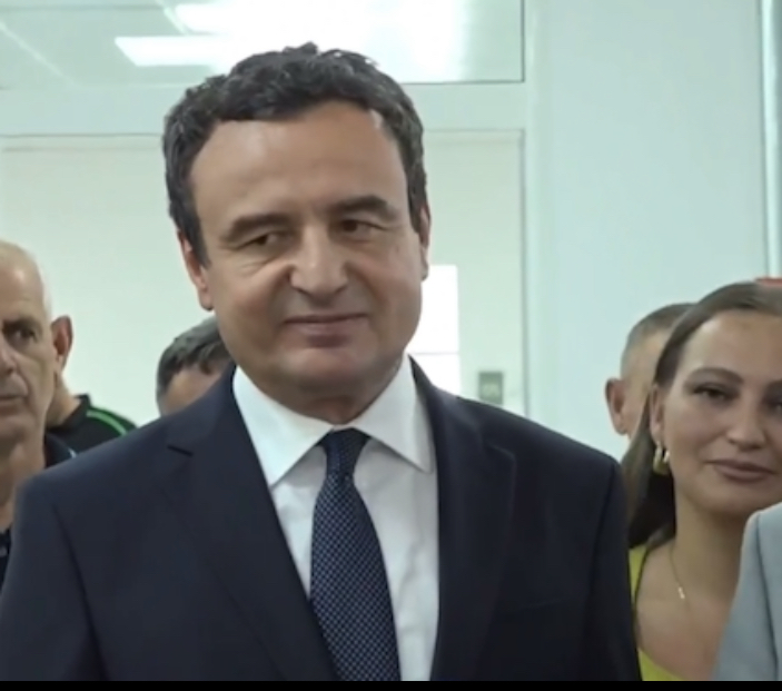 Kurti: Kushtetuesja tha uluni dhe merruni vesh, opozita sërish me lëndë të reja