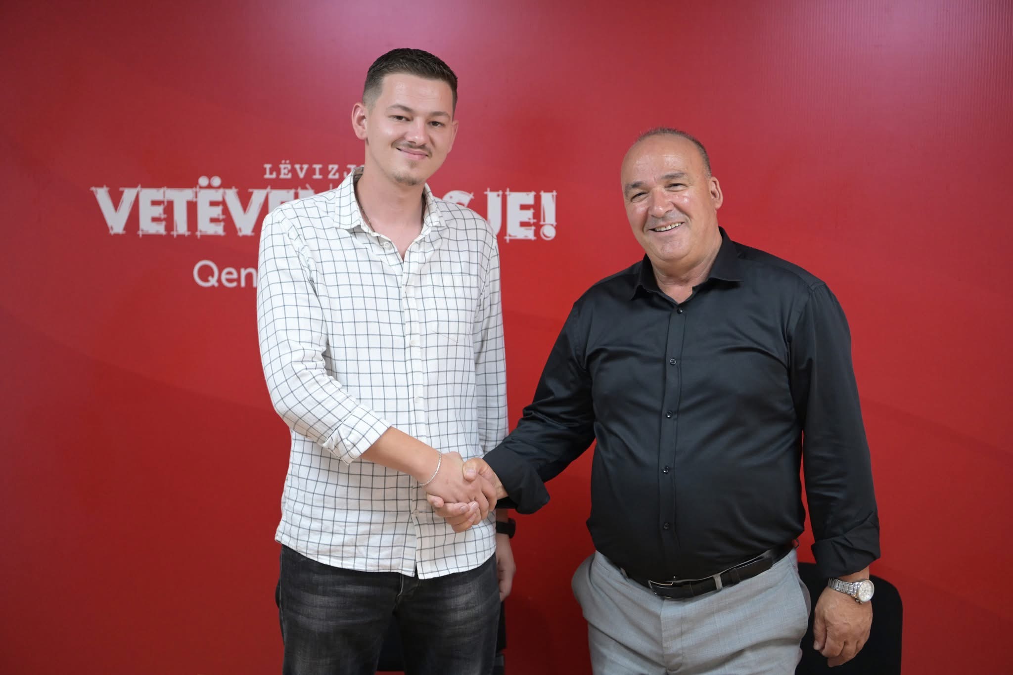 Pajtim Llugaliu dhe Albert Selimi i bashkohen Lëvizjes VETËVENDOSJE!